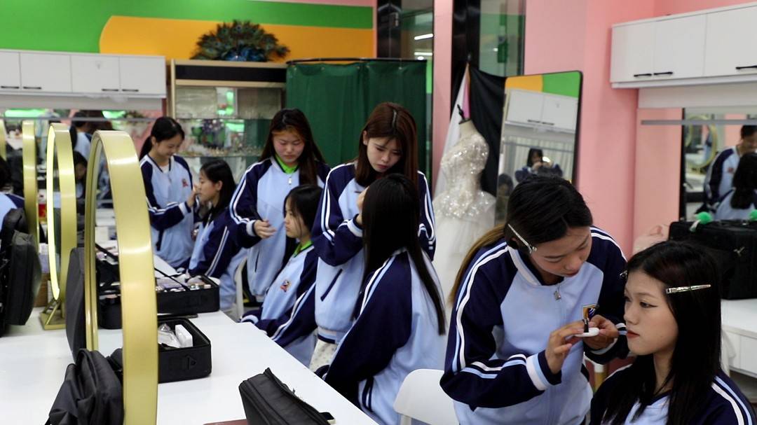 训性价比高的美妆培训学校推荐MG不朽情缘漫谈专业美妆培(图3) 训性价比高的美妆培训学校推荐MG不朽情缘漫谈专业美妆培(图3)